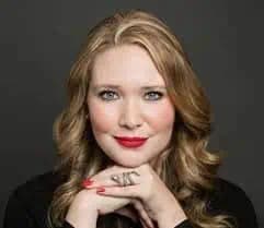 Sarah J. Maas photo