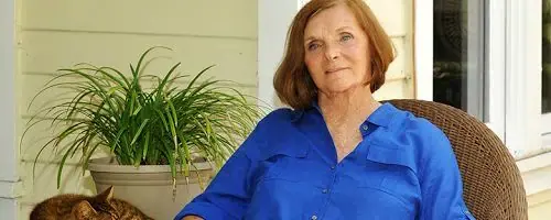 Carol J. Perry photo