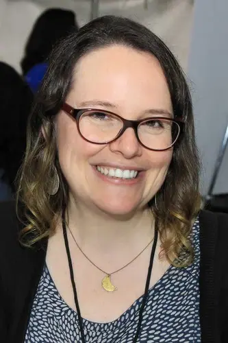 Raina Telgemeier photo