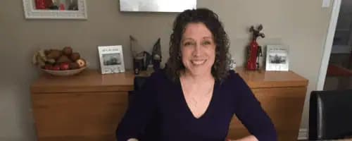 Hannah Mary McKinnon photo